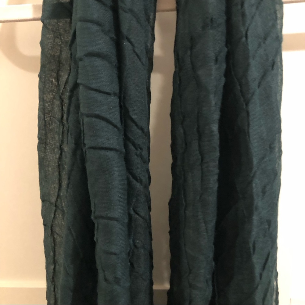 3/$20 RICKIโs Green Infinity Scarf - Picture 3 of 4